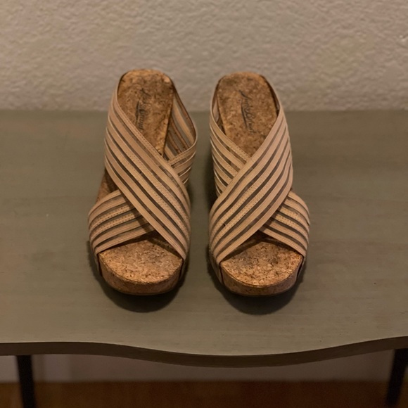 Lucky Brand Nude Cork Wedges - Picture 2 of 9